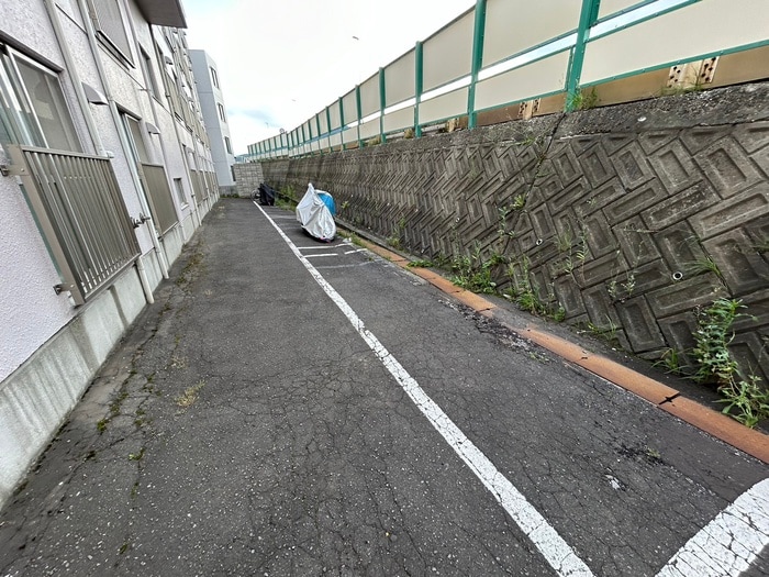 バイク置き場 パ－クコ－ト中の島