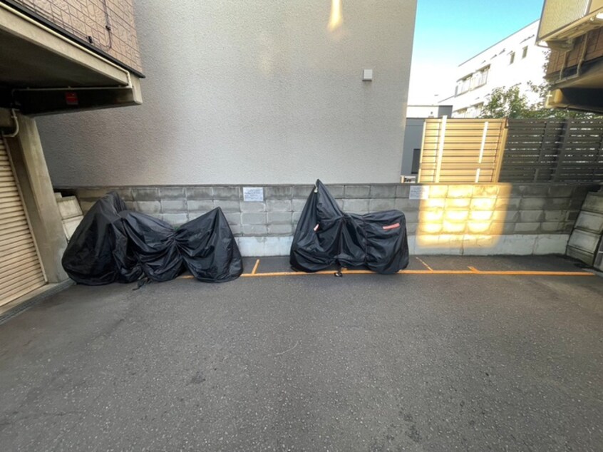 バイク置き場 グランクレール