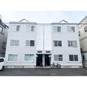 ローヤルハイツ宮の森壱番館