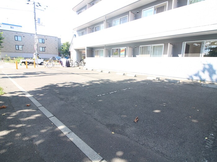 駐車場 ル・クラッシック１３Ｂ