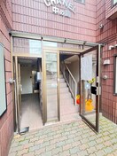 エントランス部分 シャネル中の島