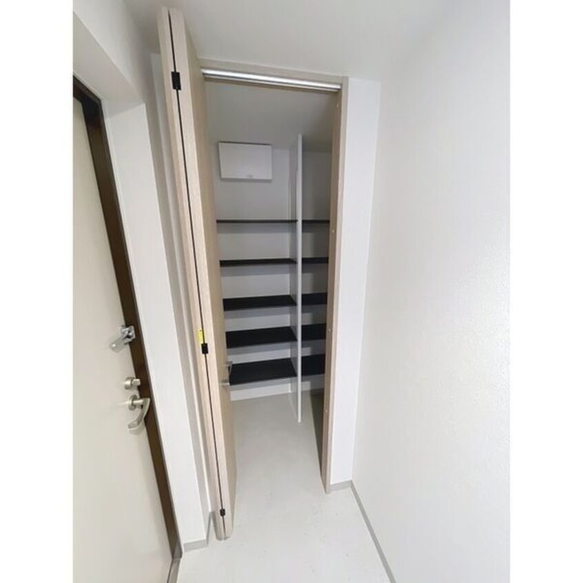 靴箱 Augusta伏見