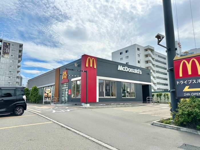 マクドナルド(ファストフード)まで1400m グリーンコート青葉