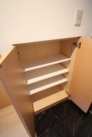 靴箱 レガ－ロ美術館通