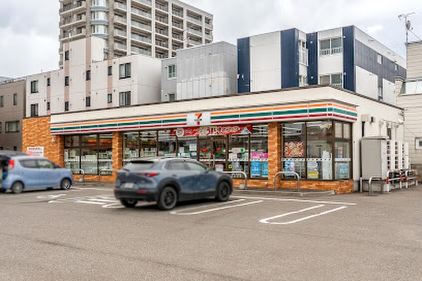 セブン-イレブン(コンビニ)まで110m Grandee桑園