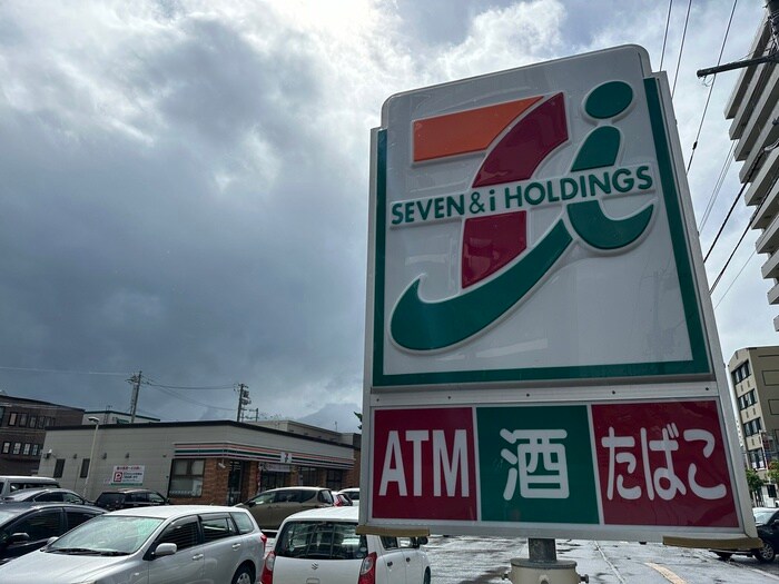 セブン-イレブン 札幌平岸３条店(コンビニ)まで700m TIERRA　HIRAGISHI