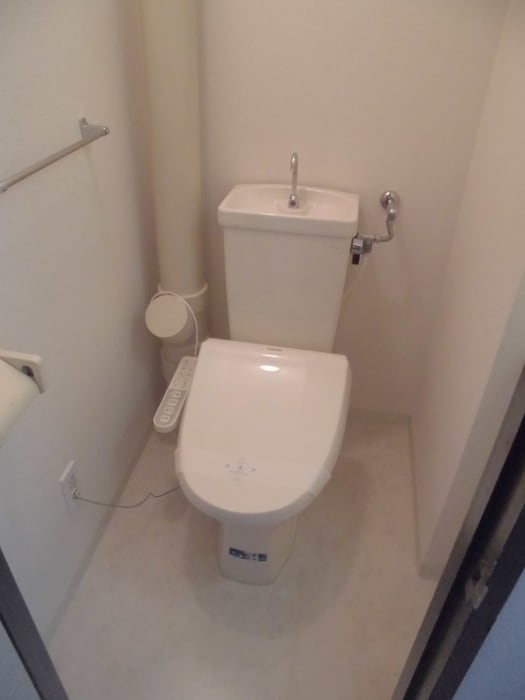 トイレ ジュネス２３