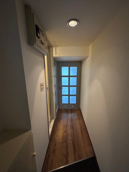 玄関 メゾンエクレ－レ中の島