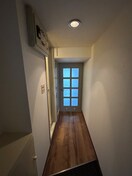 玄関 メゾンエクレ－レ中の島