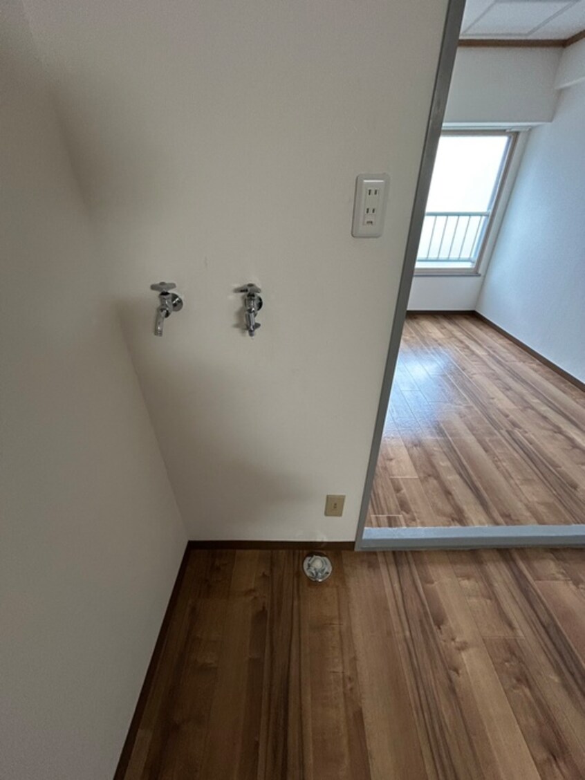 洗濯機置場 メゾンエクレ－レ中の島