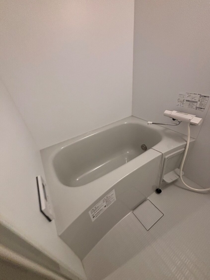 バス／シャワールーム等 ReRe01