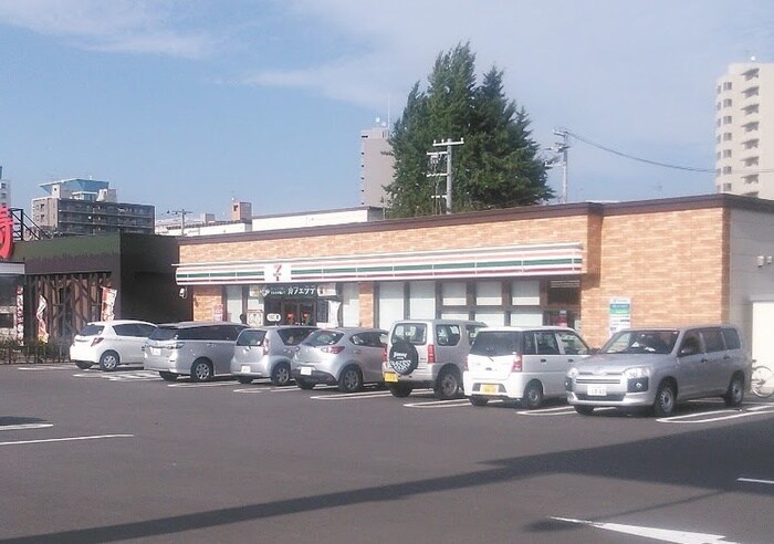 セブンイレブン(コンビニ)まで190m Gato assorti