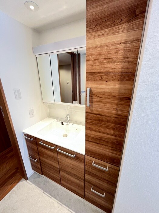 洗面 ル・コルヌイエ山鼻