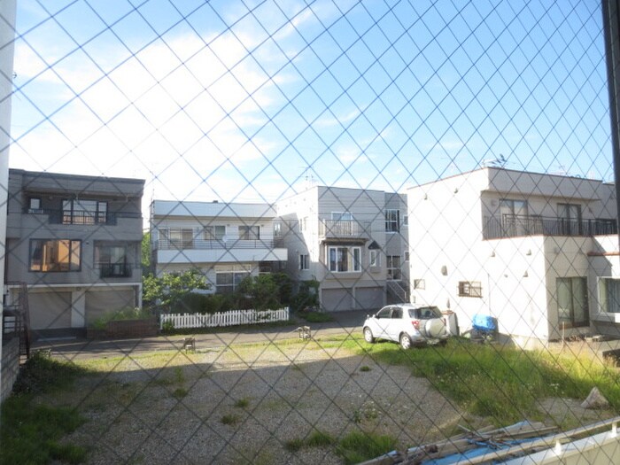 室内からの展望 ケイメゾン２環状通東