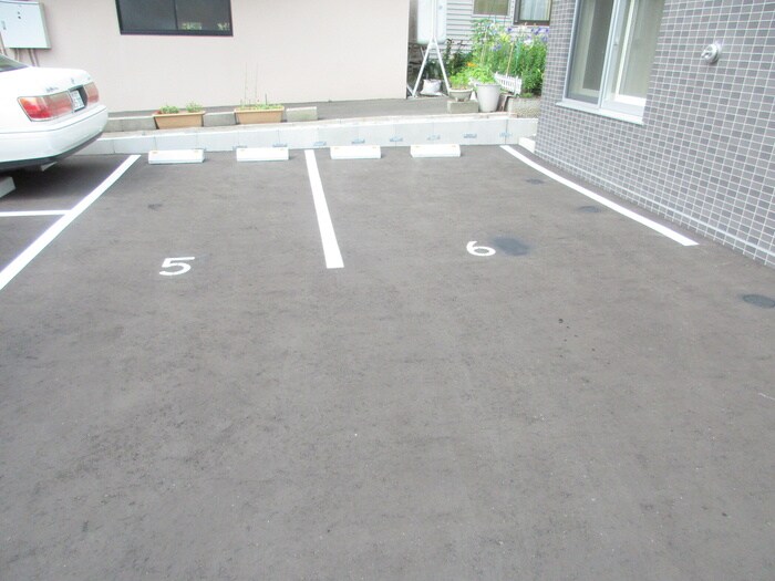 駐車場 ケイメゾン２環状通東