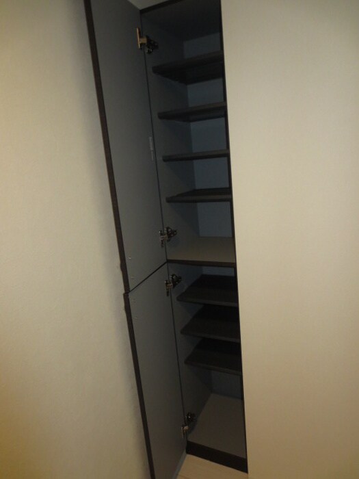 靴箱 ケイメゾン２環状通東