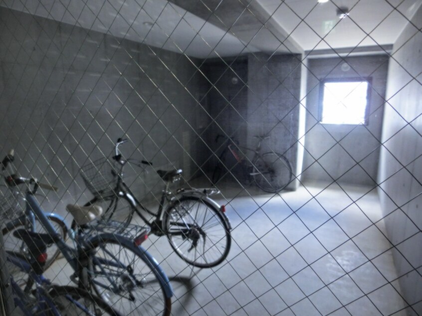 駐輪場 プレイオーネN２５