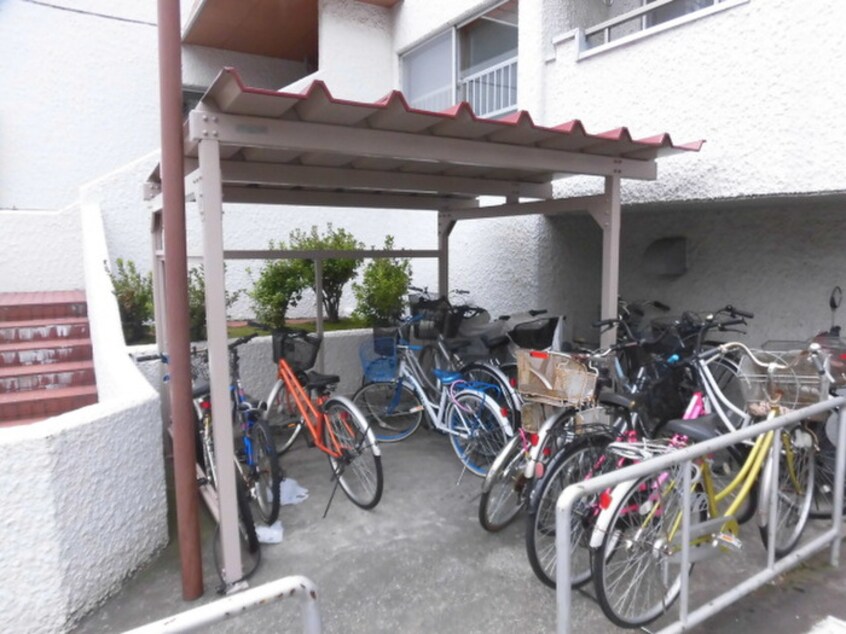 駐輪場 シャト－和田