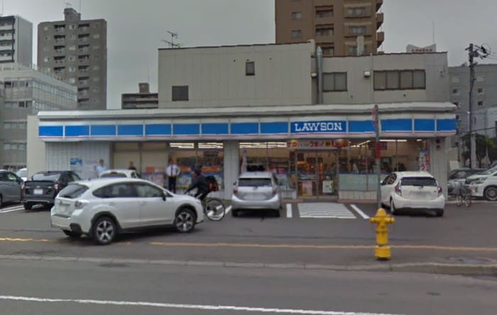 ローソン(コンビニ)まで450m ブランシャール桑園STATION