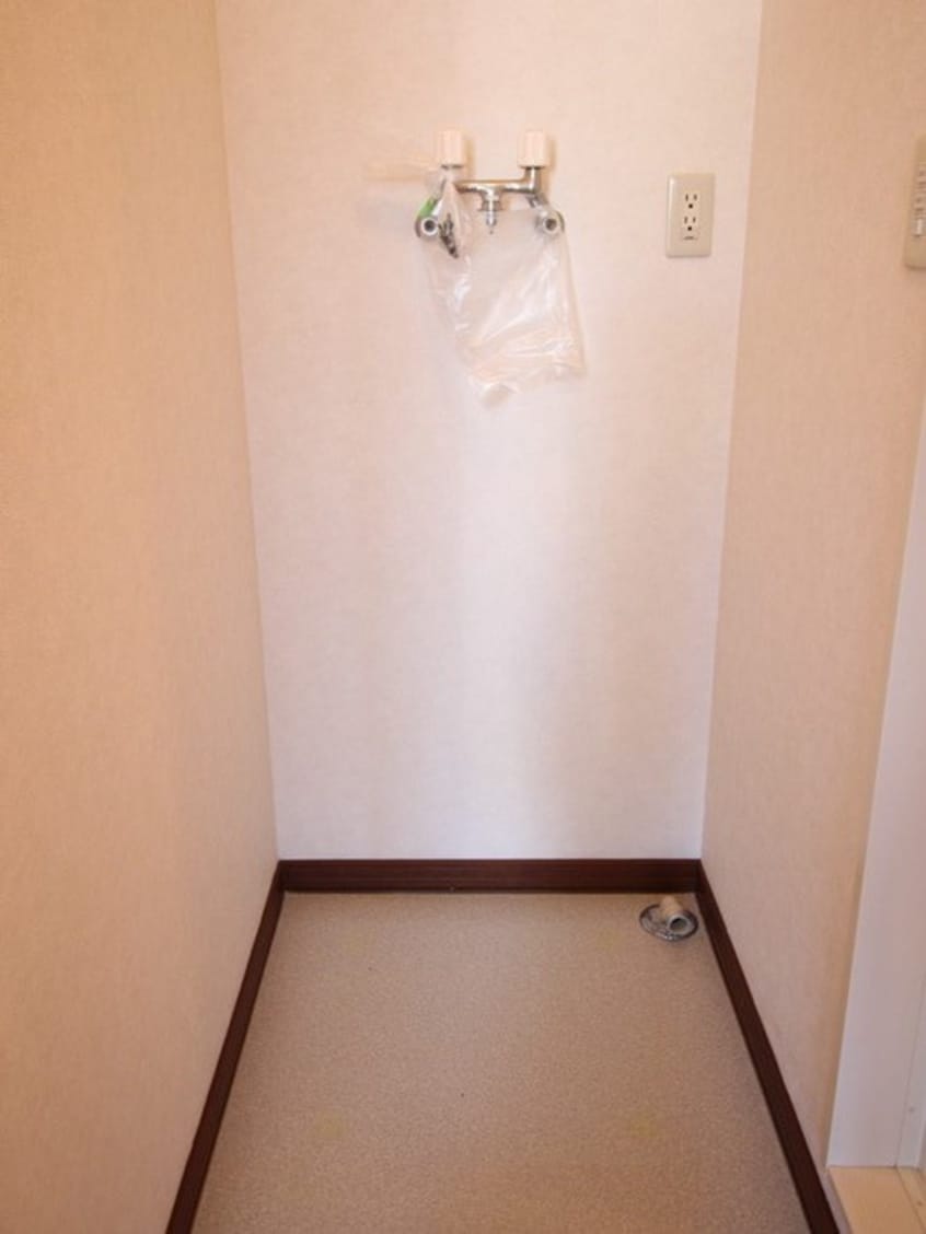 洗濯機置場 ラヴィ－ヌ(C－E)