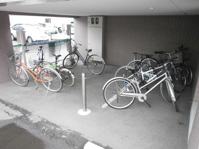 駐輪場 コスモ美香保