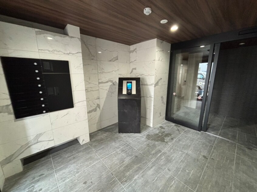 エントランス部分 ＬＩＢＥＲＴＹ福住