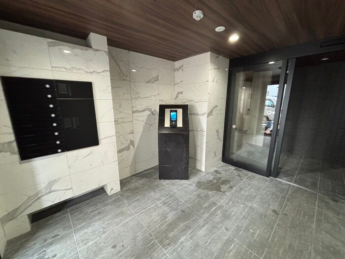 エントランス部分 ＬＩＢＥＲＴＹ福住