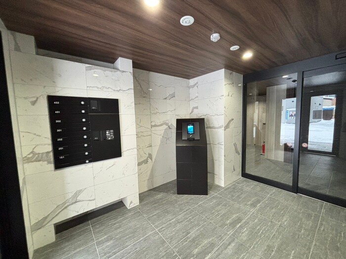 エントランス部分 ＬＩＢＥＲＴＹ福住