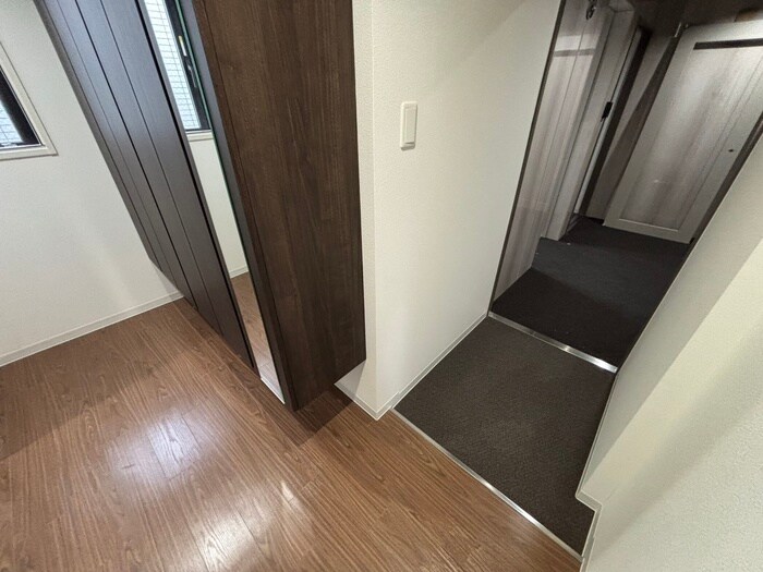 玄関 ＬＩＢＥＲＴＹ福住