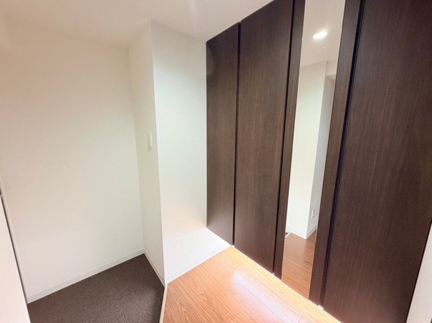 玄関 ＬＩＢＥＲＴＹ福住