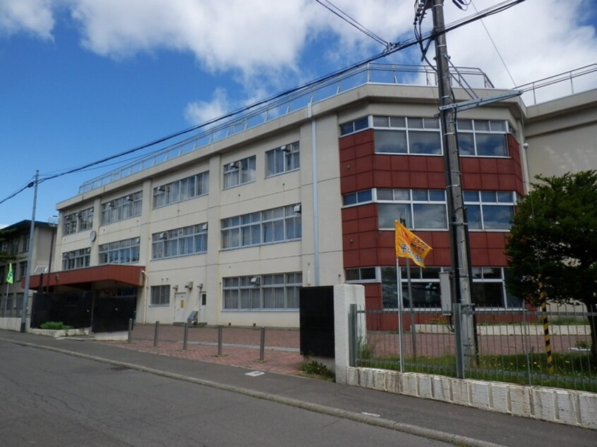 本通小学校(小学校)まで500m ドルチェ