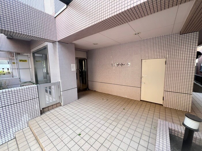 エントランス部分 エステ・トーワ