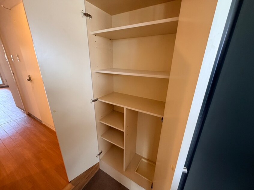 靴箱 エステ・トーワ