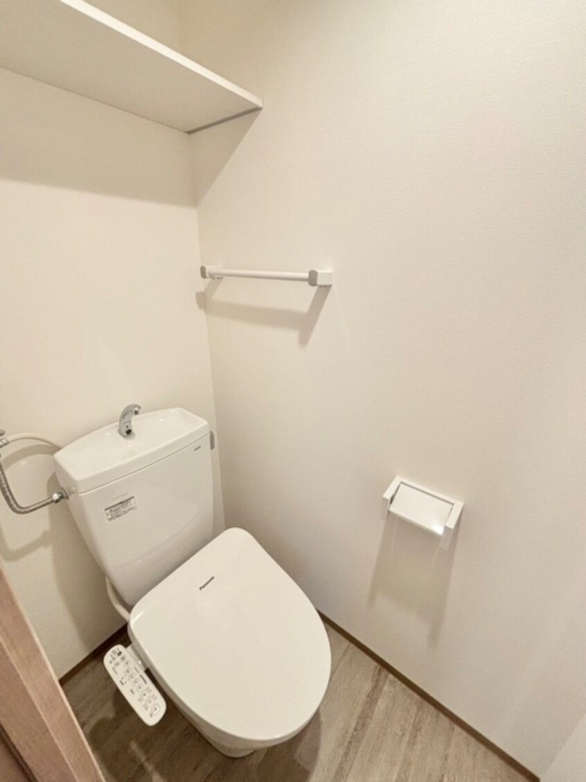 トイレ F/LITE N37