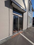 エントランス部分 ファミール富丘