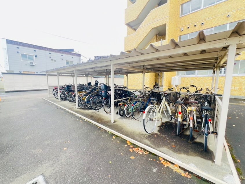 駐輪場 千松ハイツ