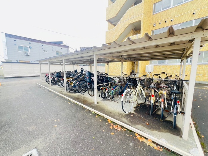 駐輪場 千松ハイツ