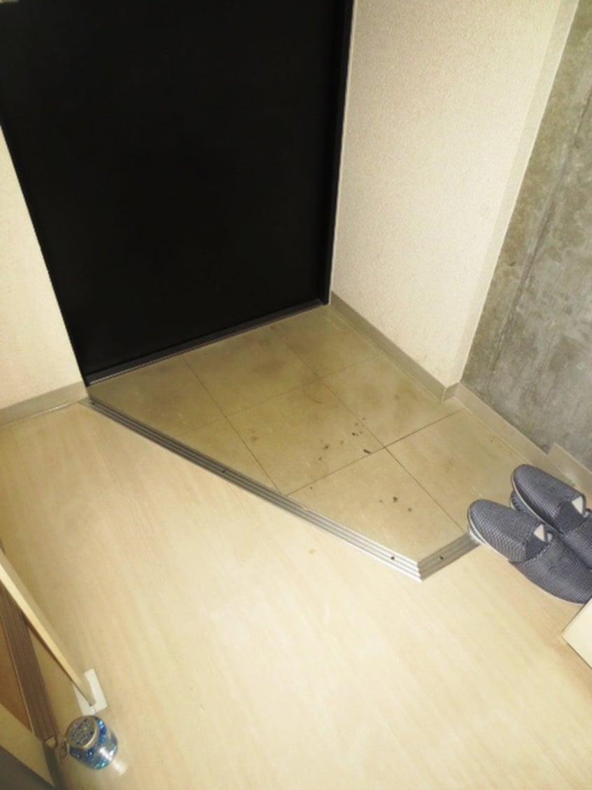 玄関 n blanc(ｴﾇ　ﾌﾞﾗﾝ）