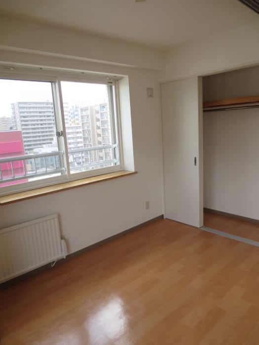 居室 ＦＩＯＯＲＥ