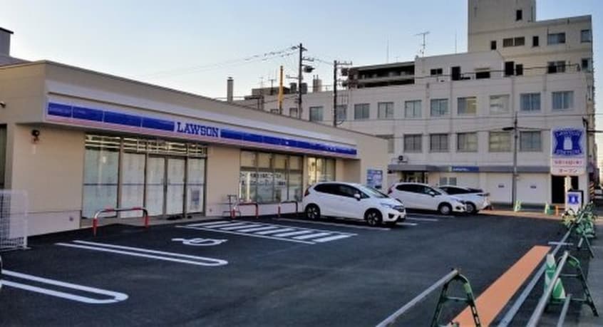 ローソン(コンビニ)まで175m Ｓｒｉｖｅ北円山