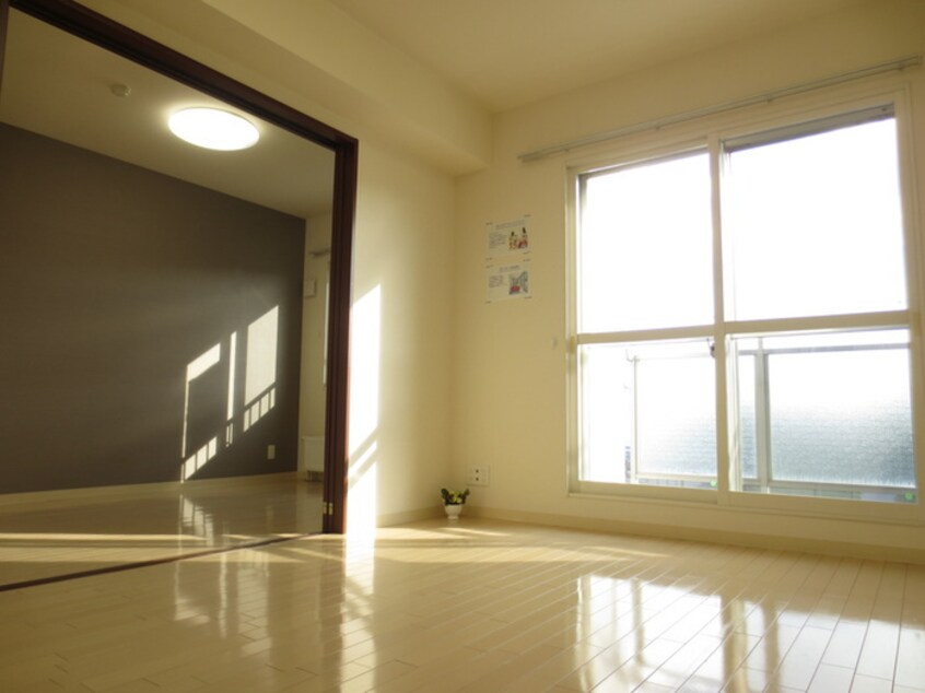 居室 プリマヴェ－ラ