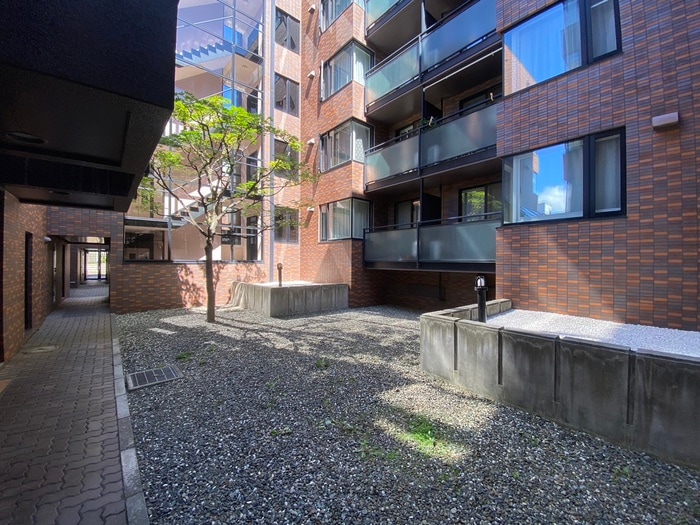 エントランス部分 藤井ビル裏参道