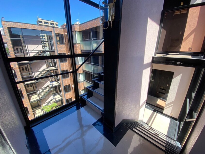 エントランス部分 藤井ビル裏参道