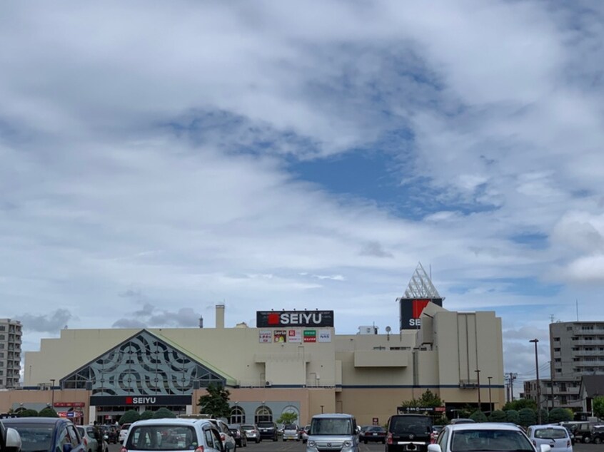 西町南6丁目1-1 西友西町店(スーパー)まで850m ラ・メゾン・ドゥースⅡ