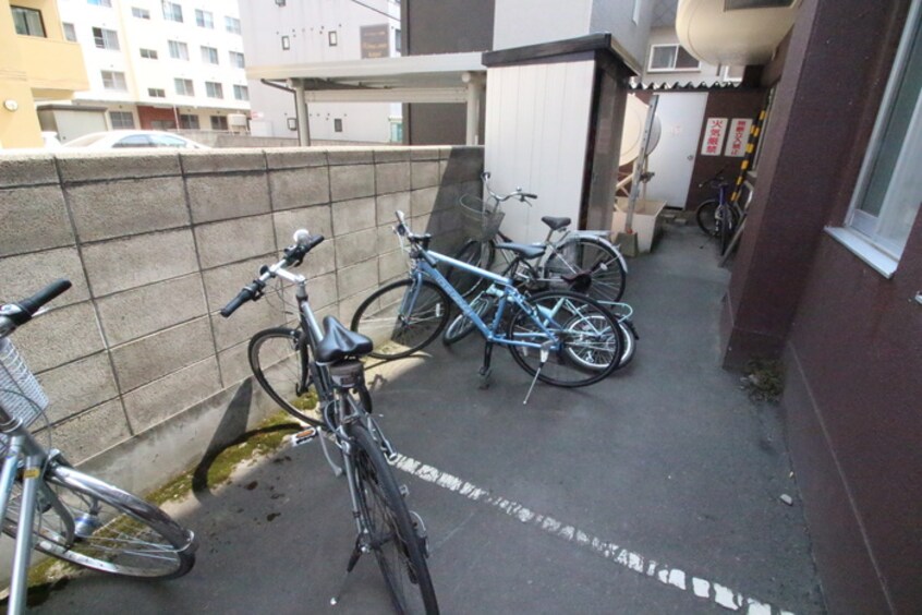 駐輪場 ドミニオンアネックス