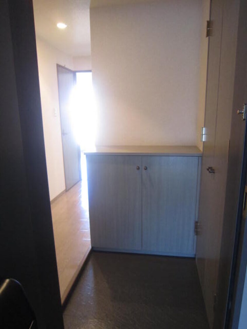 玄関 ドミニオンアネックス