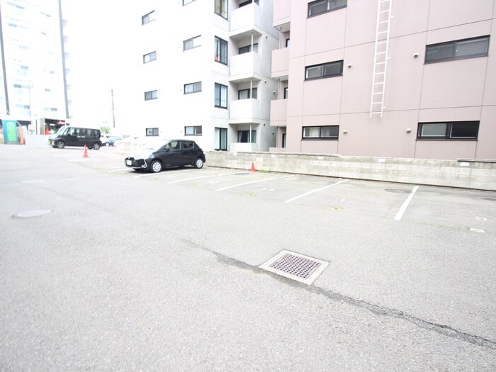 駐車場 メ－プルリバ－ビュ－