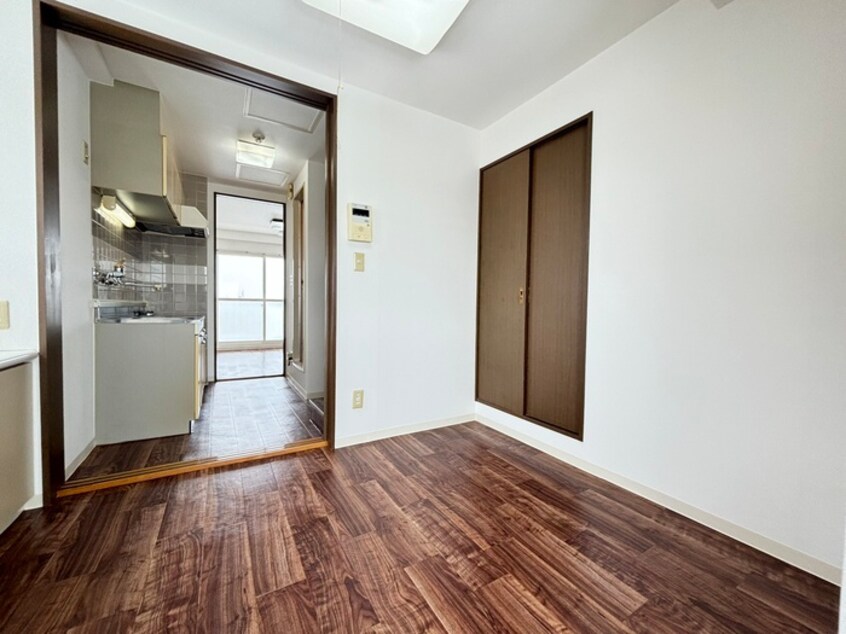 居室 メ－プルリバ－ビュ－