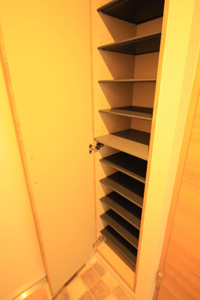 靴箱 KAMUY SAKAEMACHI