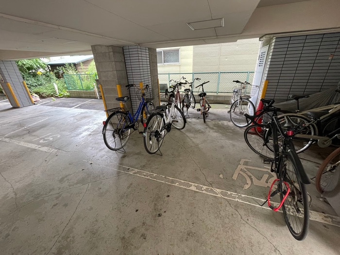 駐輪場 LEE SPACE旭ヶ丘